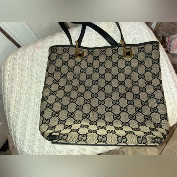 Gucci Monogram Vintage Bucket Bag - Picture 13 of 15